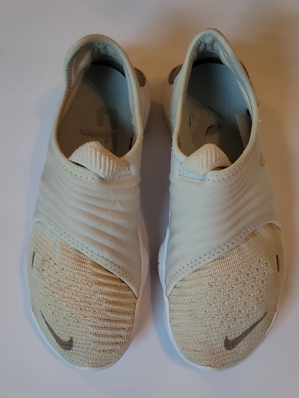 Nike Free Womens Slip-On Sneakers in E with Grey Swoosh